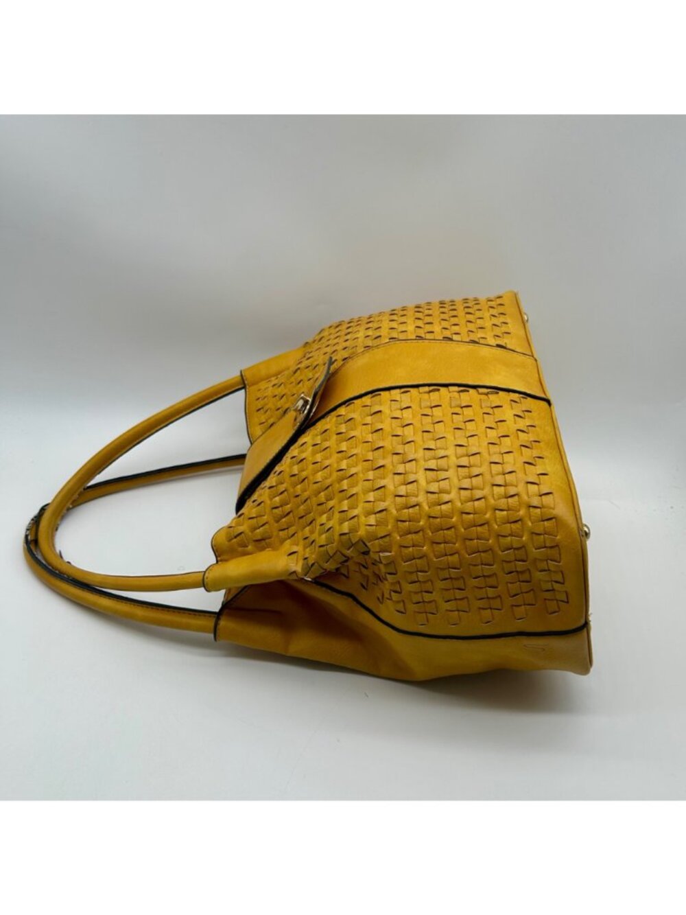 Unbranded Yellow Faux Leather Shoulder Bag - Picture 4 of 16